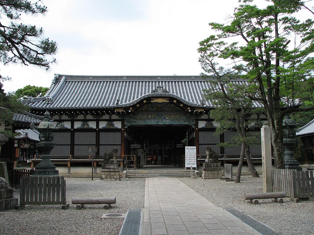 御香宮神社 御香宮神社の拝殿